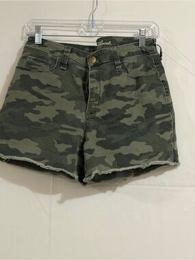 Universal Thread Camouflage High-Rise Jean Shorts - Olive Green
